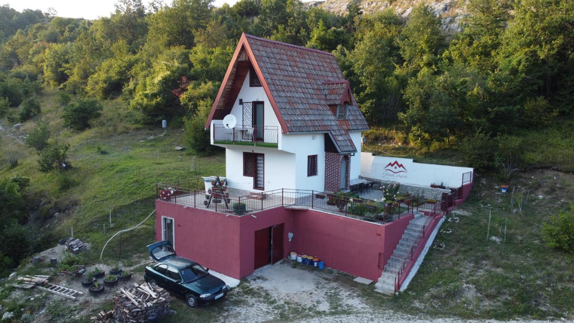 Vikendica "Oaza Mira" Villa Gacko Exteriör bild